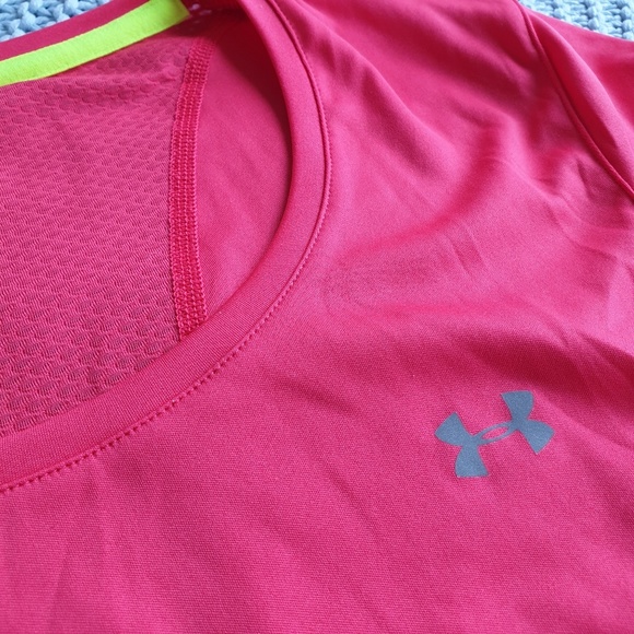 Workout top - Picture 2 of 2